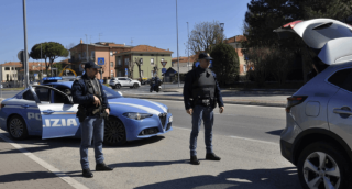 Pesaro: controlli straordinari, arrestato stalker e individuate truffatrici