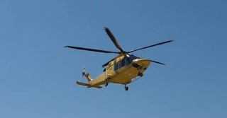Scooter contro auto della Polizia ferma: 16enne grave